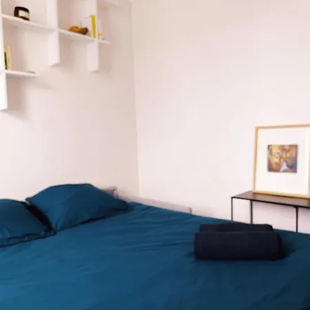 Sweet Modern Cocoon Down Montmartre * Paříž