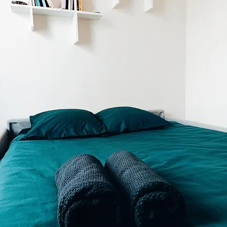 Sweet Modern Cocoon Down Montmartre 파리