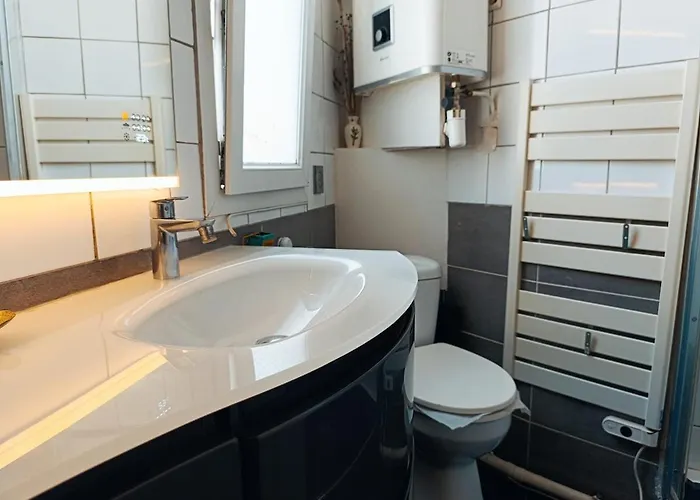 Apartment Sweet Modern Cocoon Down Montmartre *